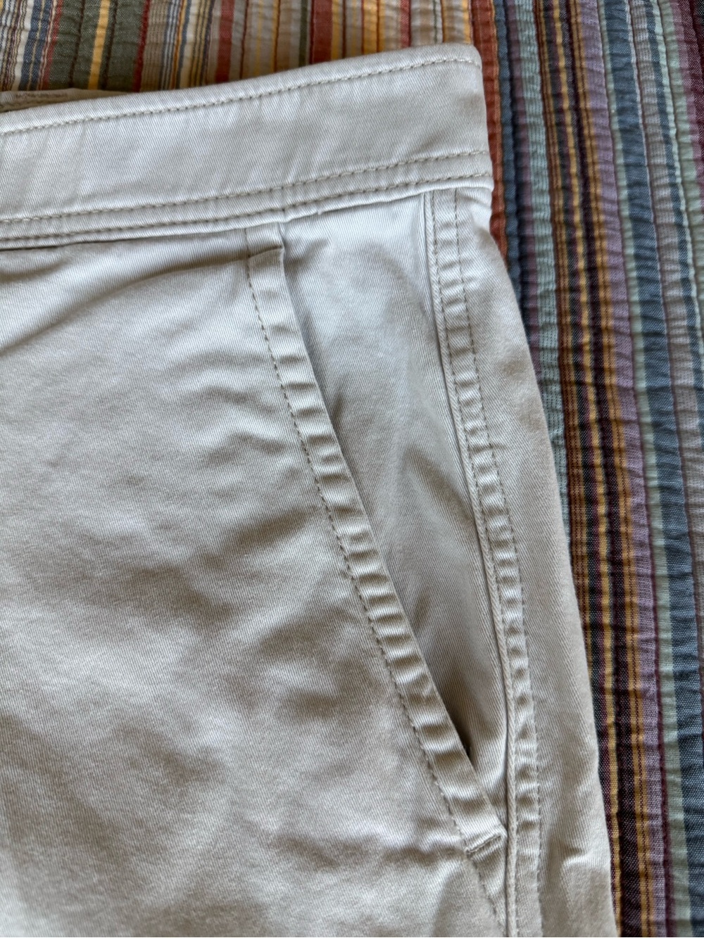 St. John's Bay 9" Flat Front Comfort Stretch Chino Shorts Men's 44W stone khaki - Picture 5 of 14
